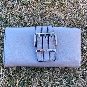 Micheal kors wallet